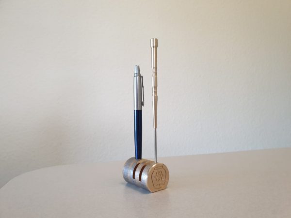 Allgäuer Geschenke - Briefbutler "James" aus Bronze gefertigt